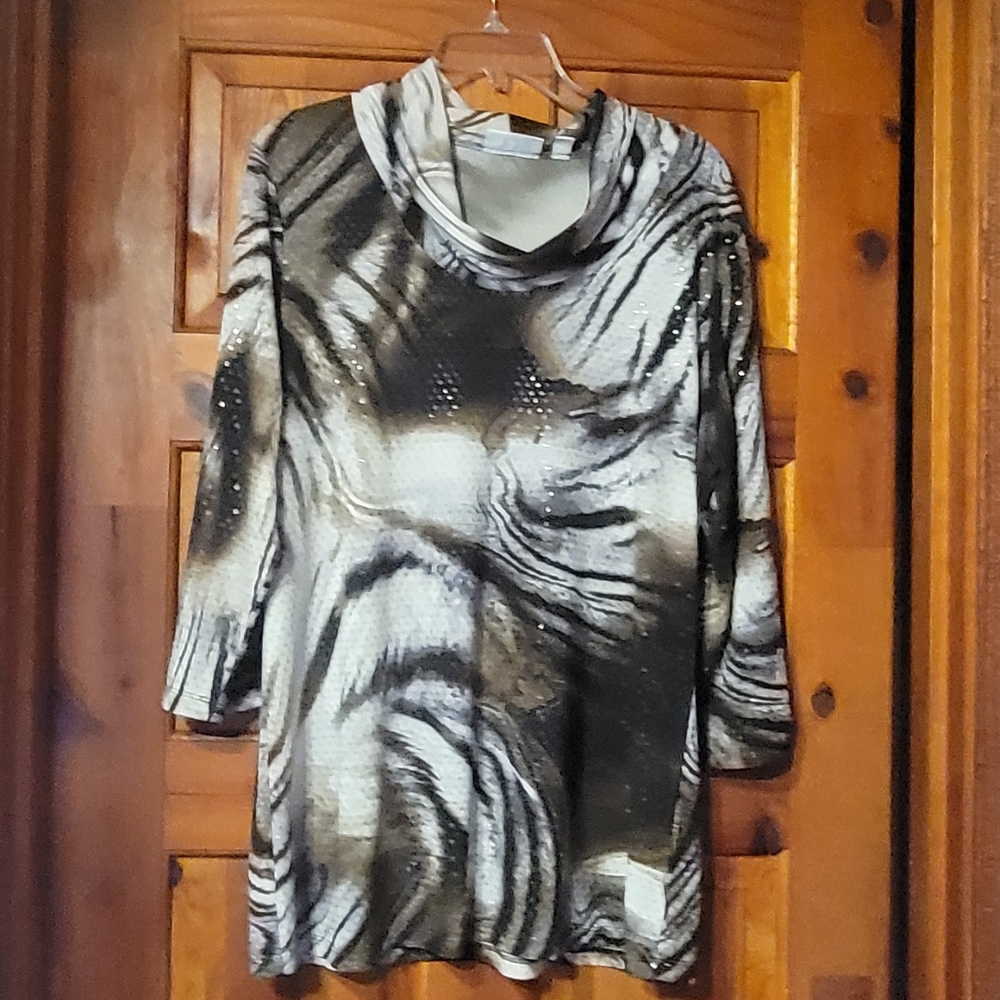 Susan Graver SzM Embellished blouse.Earth tones